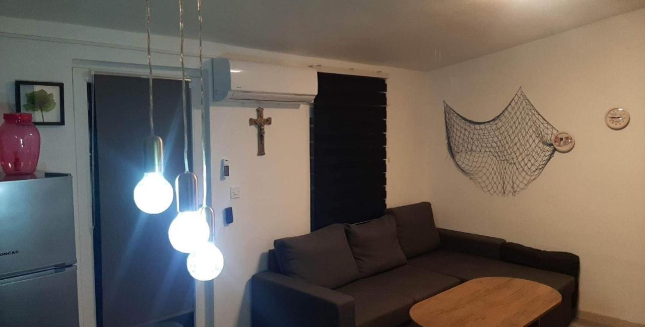 Apartman Kety Vir Exteriör bild